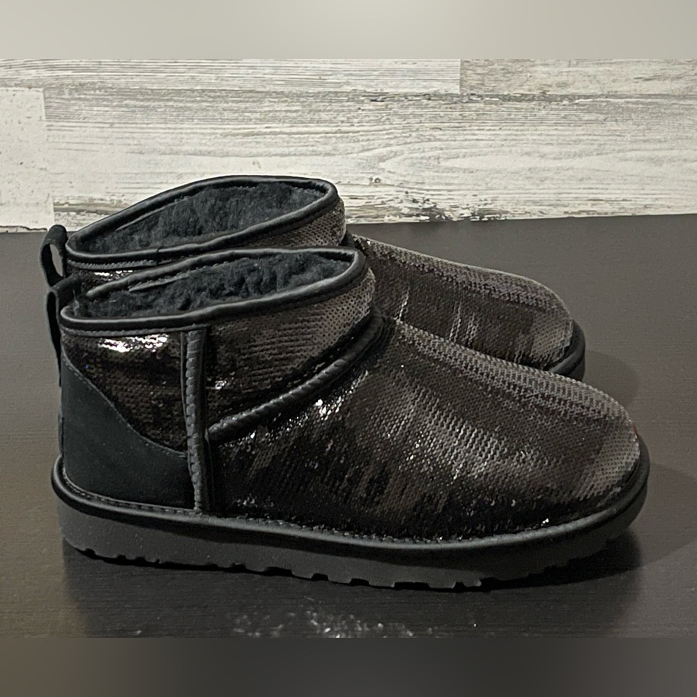 UGG Classic Mini Mirror Ball boots-Size:7
